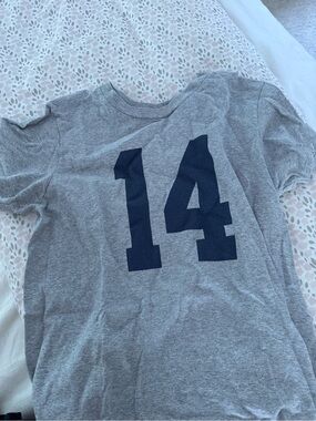 Brandy Melville t shirt